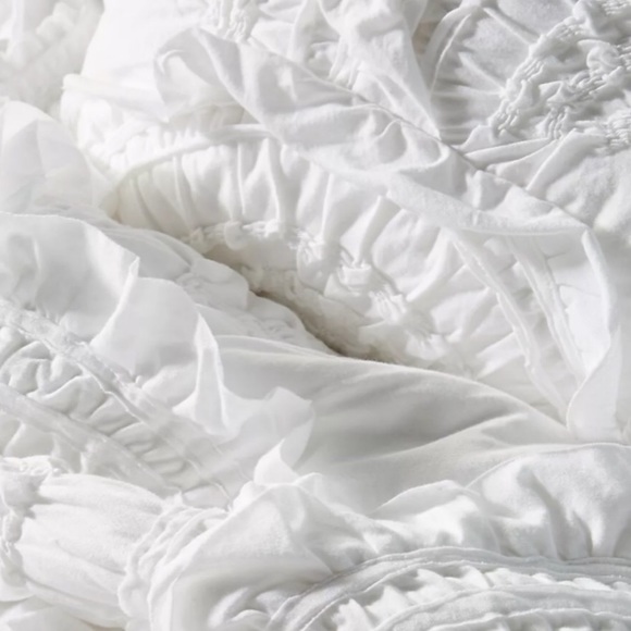 NEW Anthropologie Rivulets King Quilt White Z333-1 - Picture 2 of 3